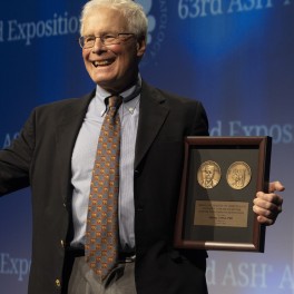 Harvey Lodish receiving the Wallace H. Coulter Award for Lifetime Achievement in Hematology
